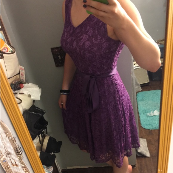 Purple lace dress-large - Picture 3 of 8